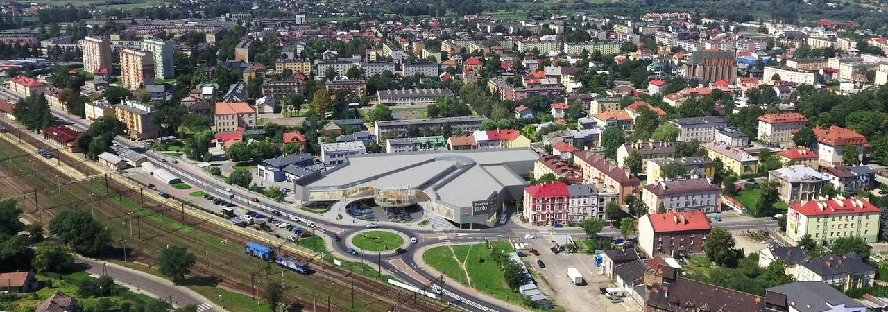 Jasło – Galeria przy dworcu PKS: widok obiektu